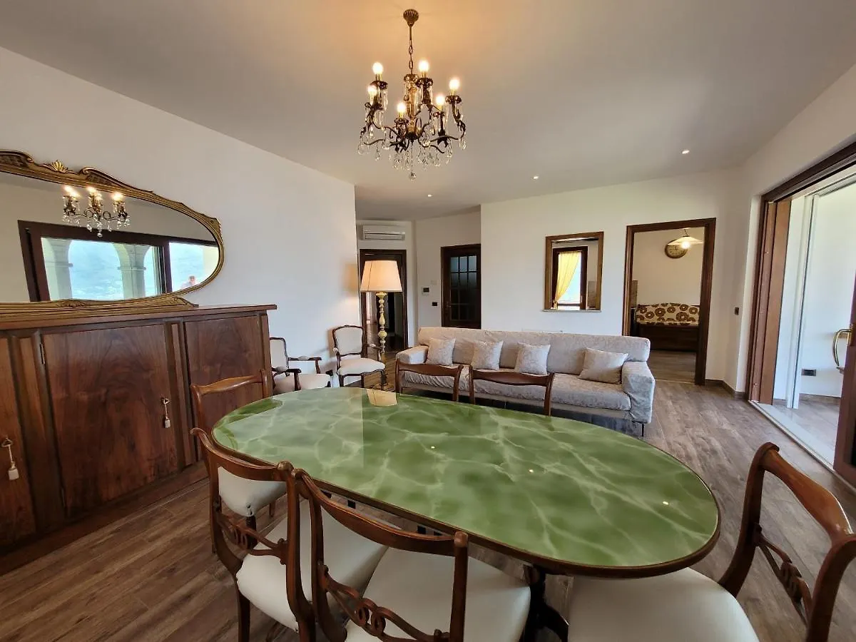 קוסטה וולפינו Villa Domus Bianca Mountain Lake Iseo Hospitality  קוסטה וולפינו
