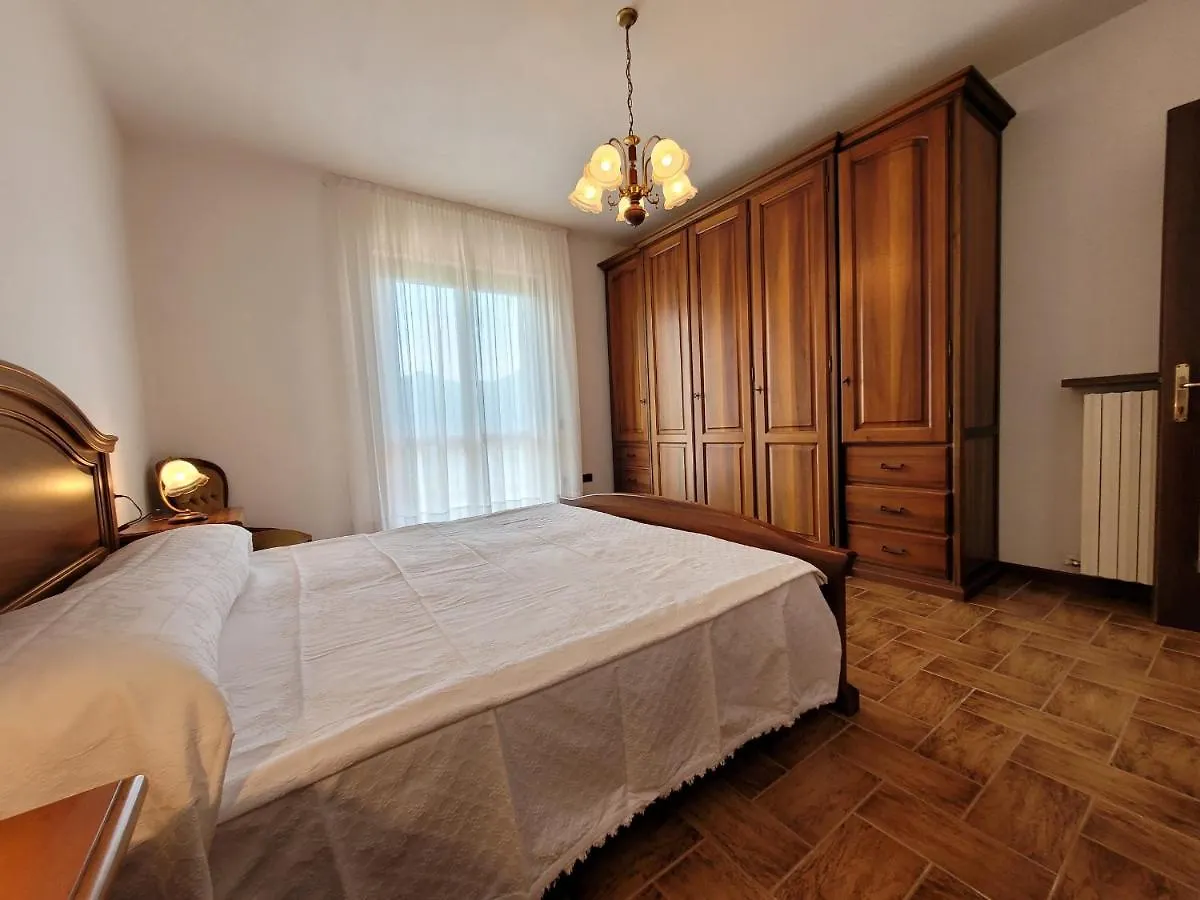 קוסטה וולפינו Villa Domus Bianca Mountain Lake Iseo Hospitality  קוסטה וולפינו