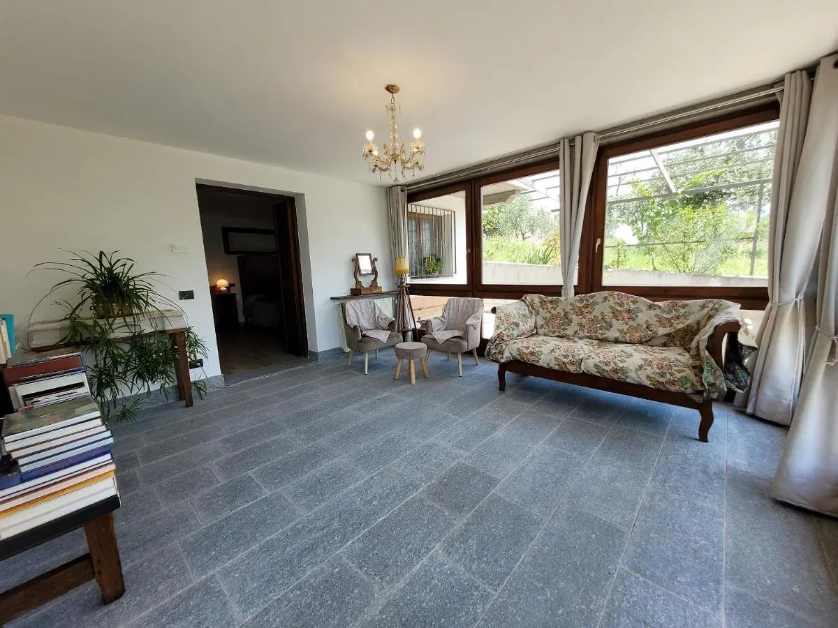 קוסטה וולפינו Villa Domus Bianca Mountain Lake Iseo Hospitality איטליה