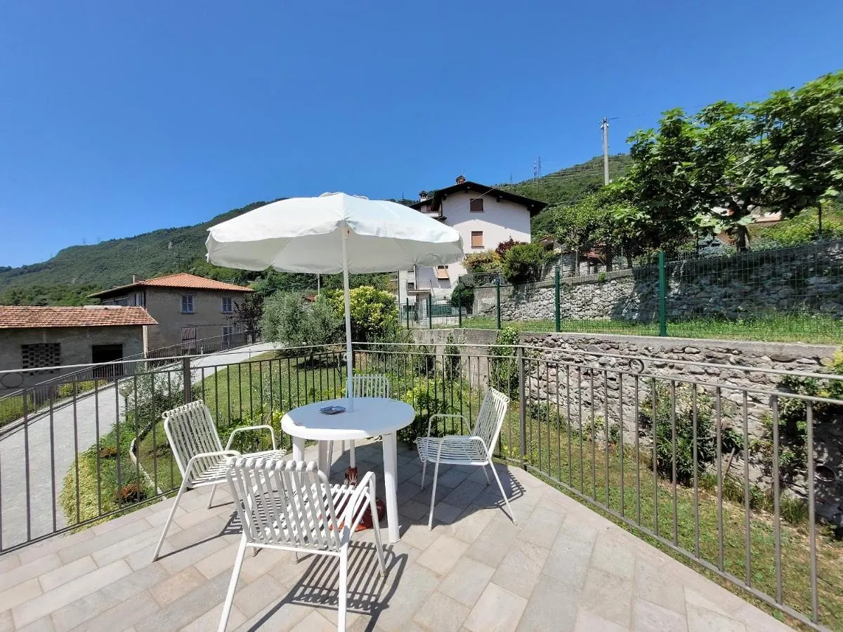 קוסטה וולפינו Villa Domus Bianca Mountain Lake Iseo Hospitality  קוסטה וולפינו
